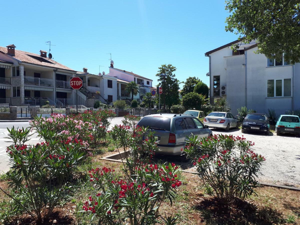 Apartment Ori Porec Exterior photo