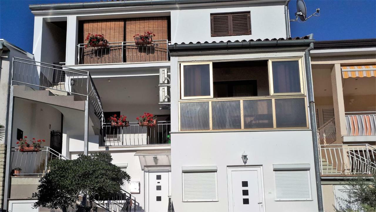 Apartment Ori Porec Exterior photo